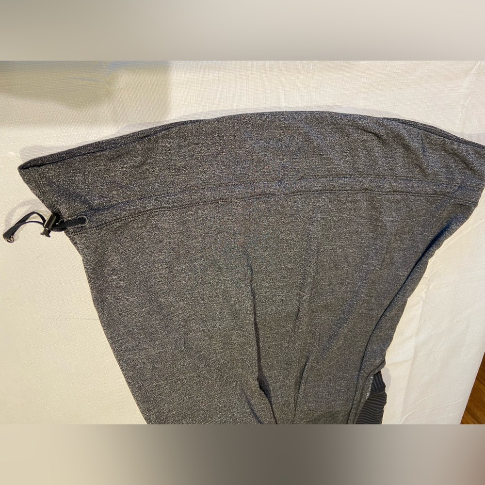 Lululemon Rest Less Tank Size 8 - Picture 8 of 9